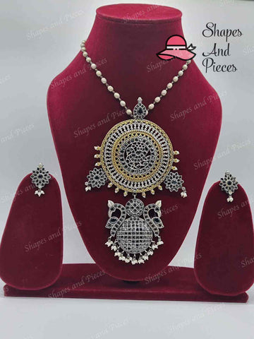 Aarya Necklace - Shapes and Pieces