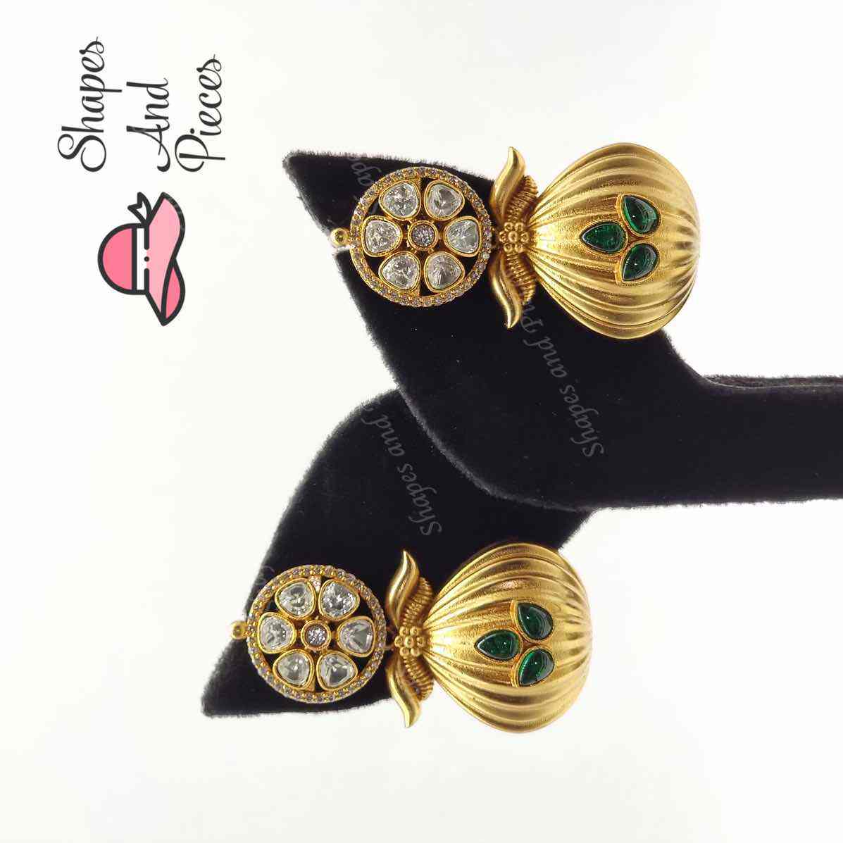 Golden Shia Earrings - Shapes and Pieces