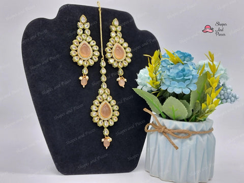 Aarna Earrings and Tikka Set - Shapes and Pieces