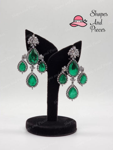 Pankh Earrings - Shapes and Pieces