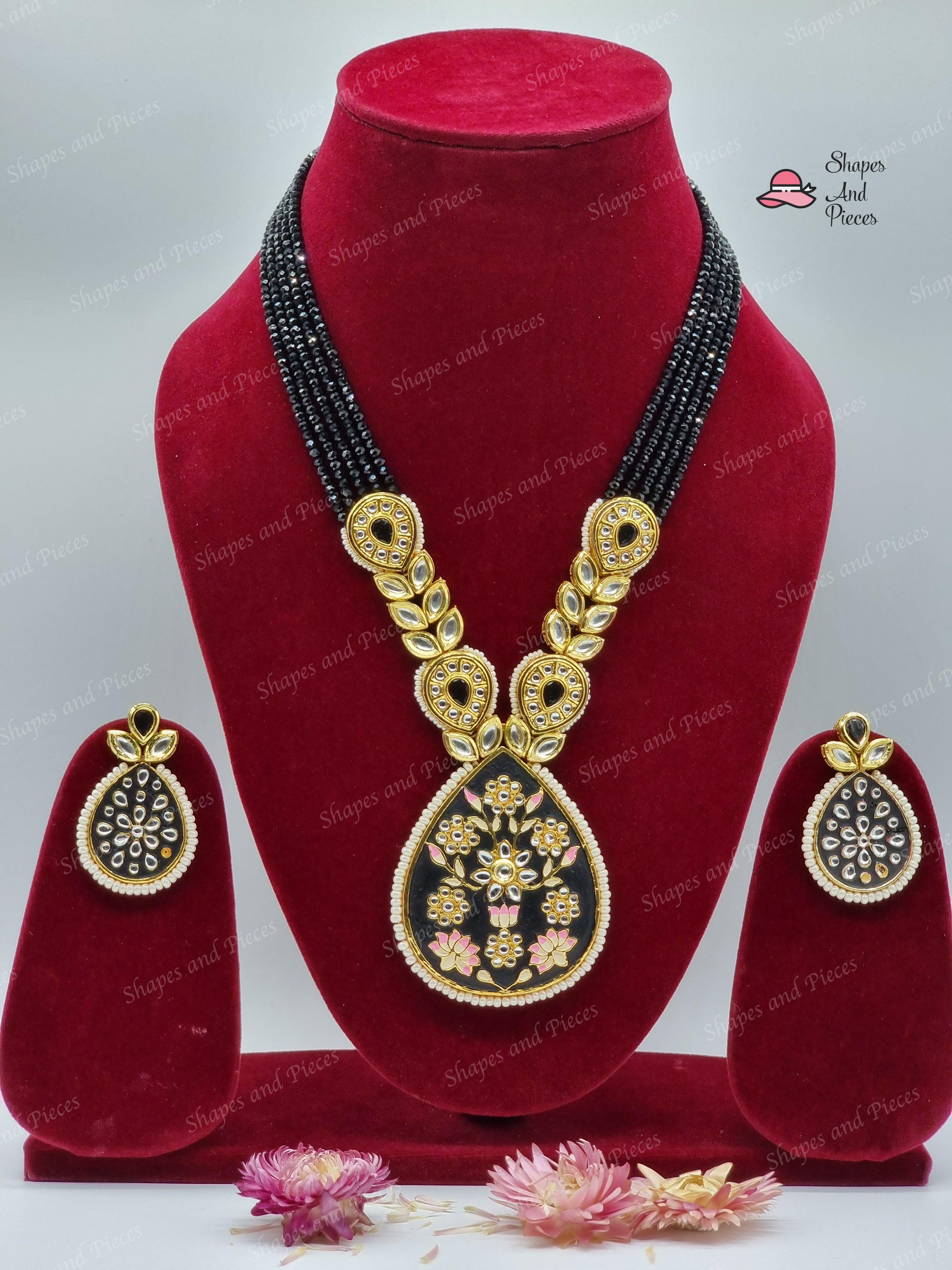 Vishi Necklace Set - Shapes and Pieces